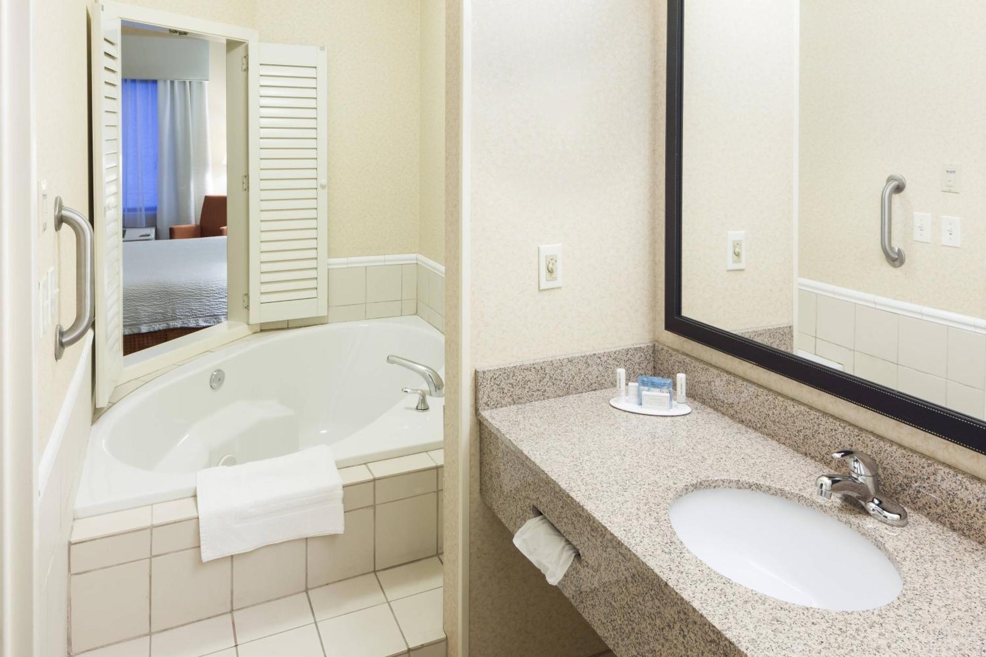 Fairfield By Marriott Ruston Hotel Exterior foto