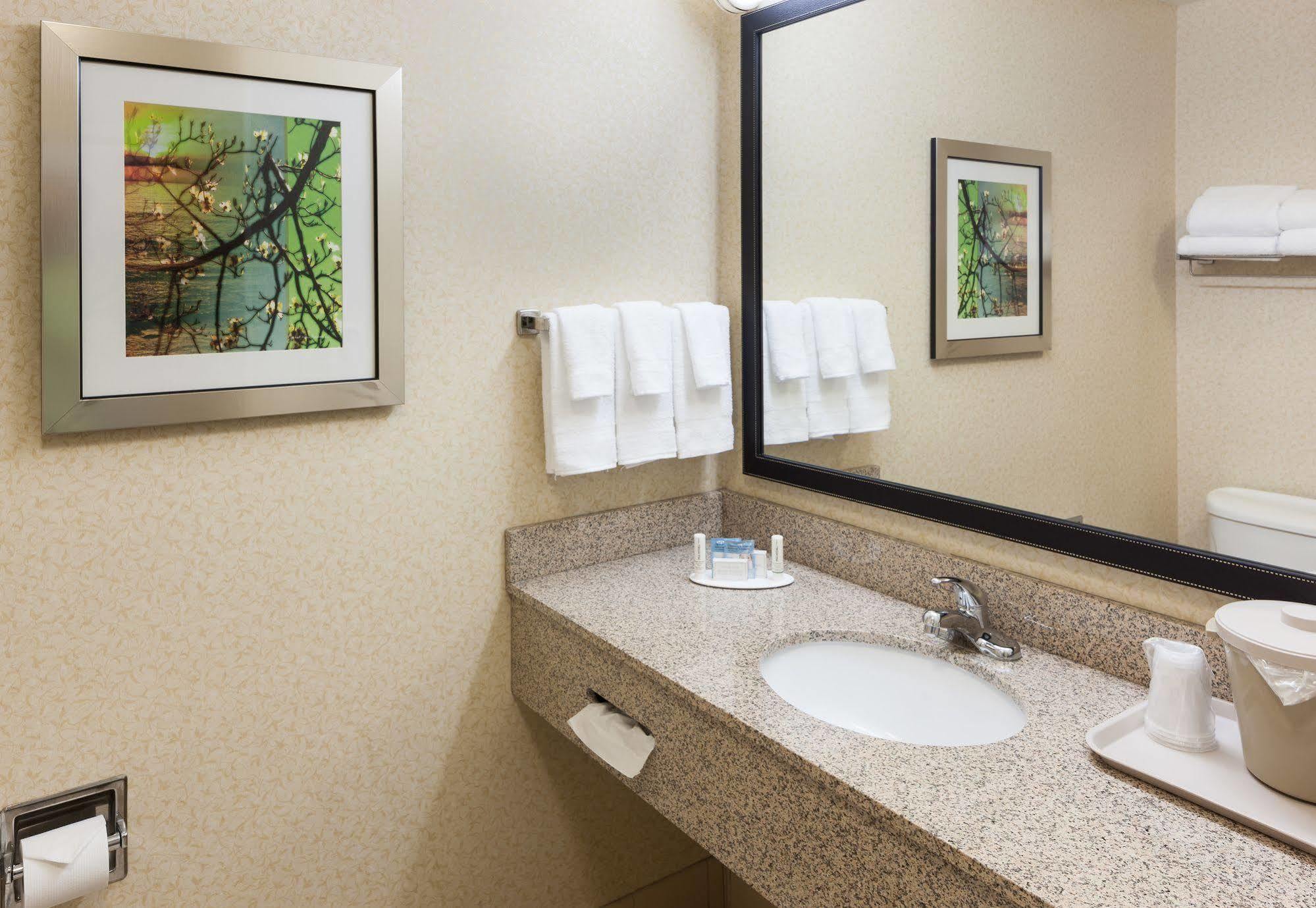Fairfield By Marriott Ruston Hotel Exterior foto